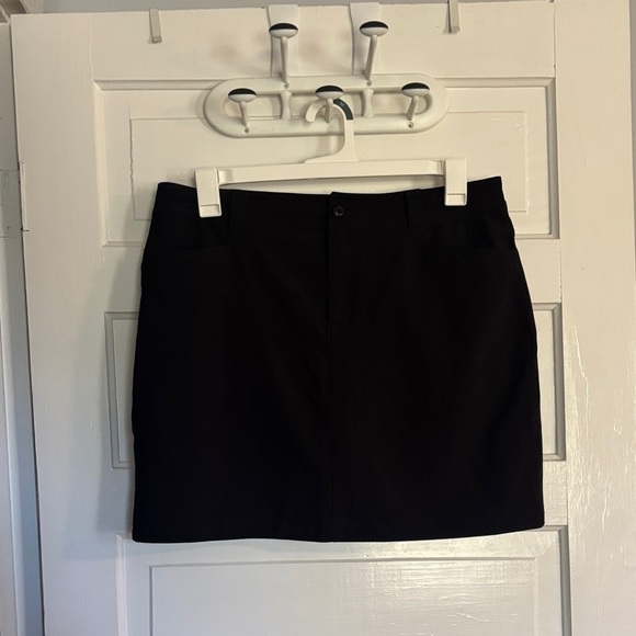 Eddie Bauer Pants - Eddie Bauer Women’s Adventurer 2.0  Black Skort